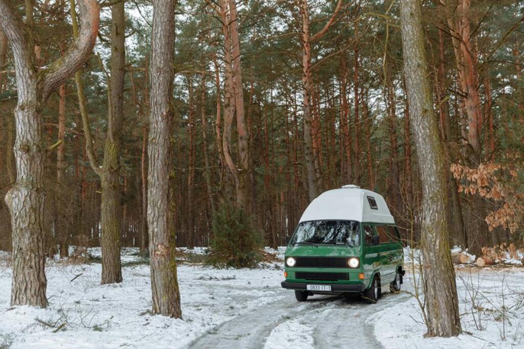 How Do You Choose the Right Campsite for Winter Camping?